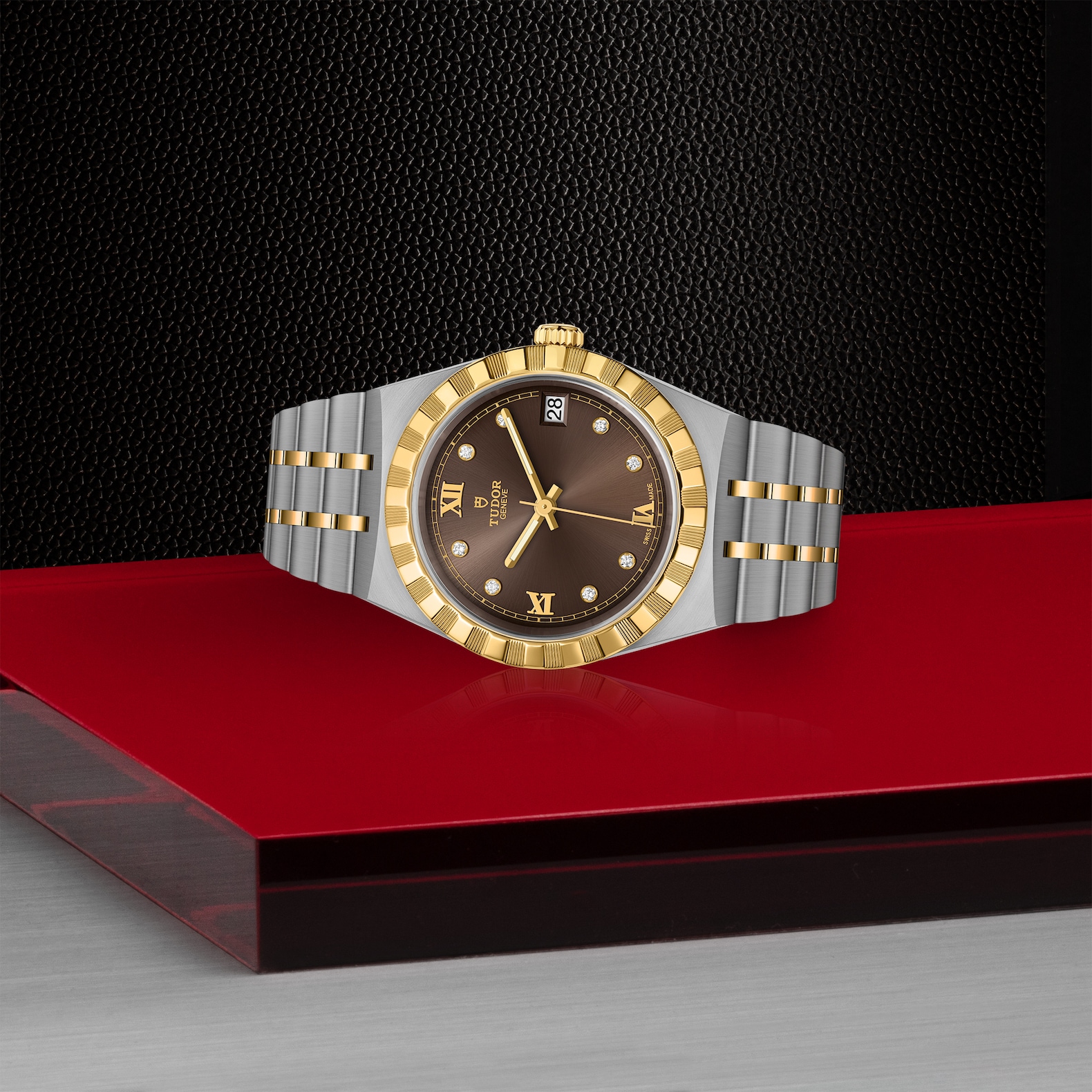TUDOR Royal Boîtier en acier 34 mm Cadran chocolat serti de diamants – Image 3