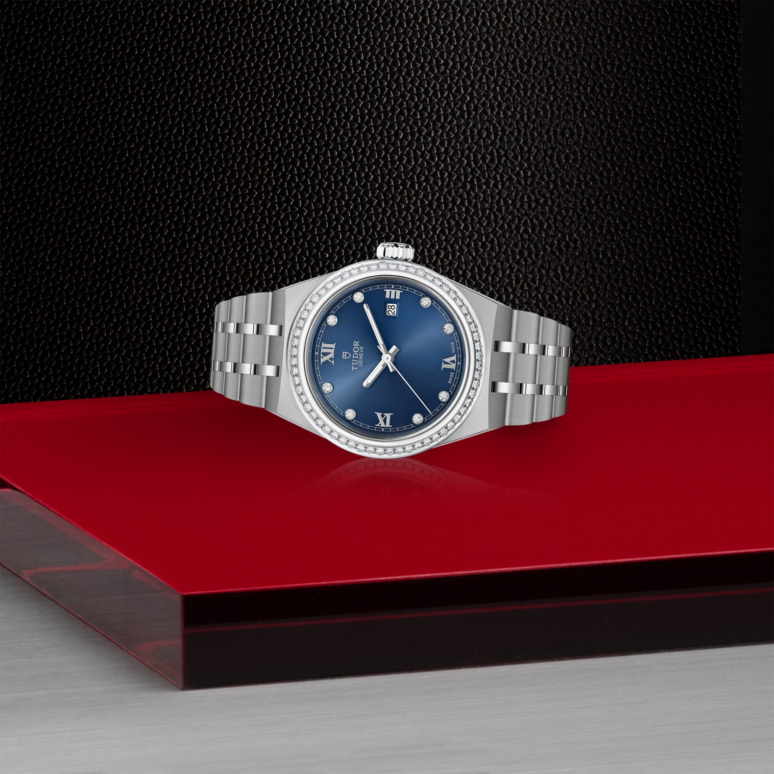 TUDOR Royal Boîtier en acier 28 mm Lunette en acier sertie de 60 diamants Cadran serti de diamants – Image 3