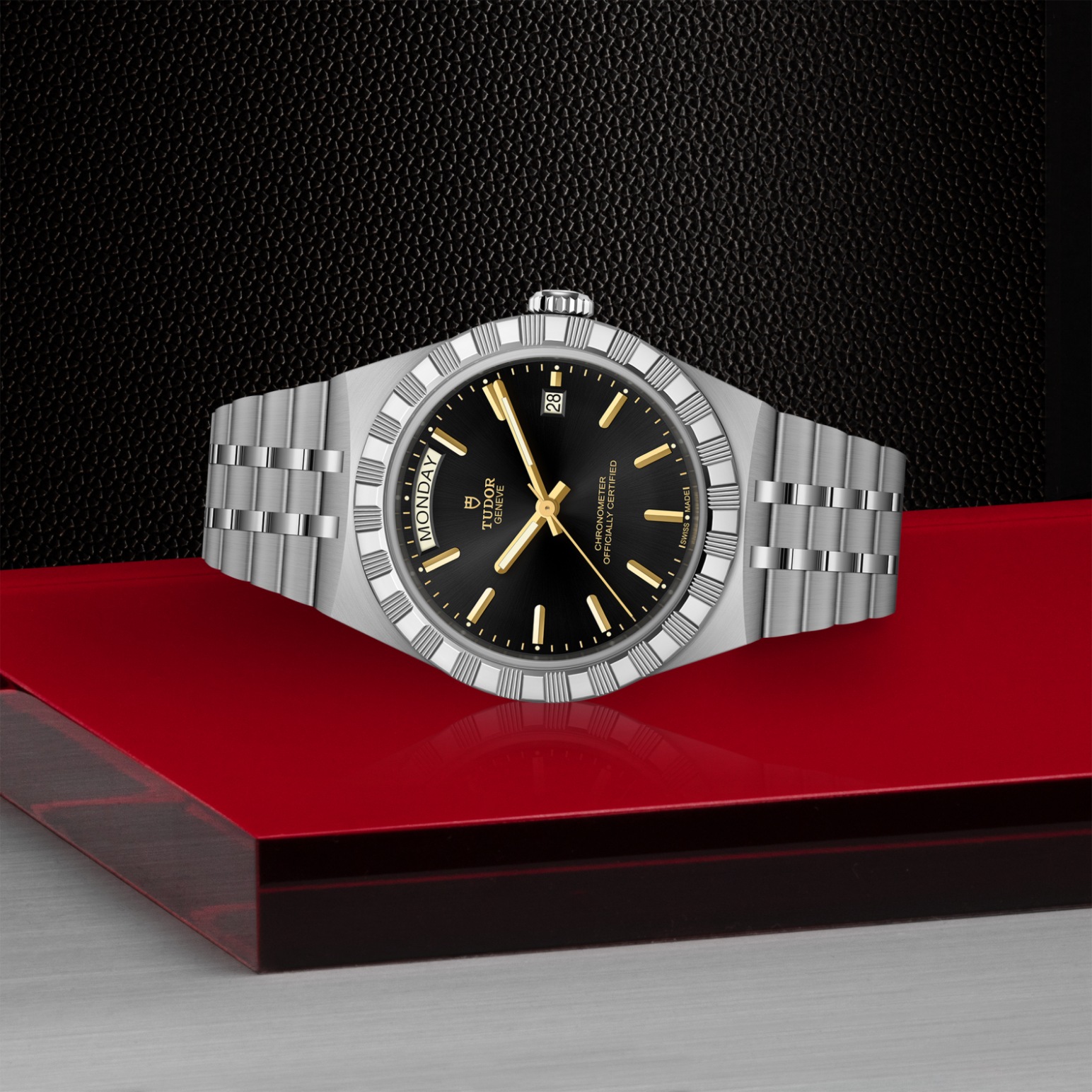 TUDOR Royal Boîtier en acier 40 mm Bracelet en acier Lunette acier Cadran noir – Image 4